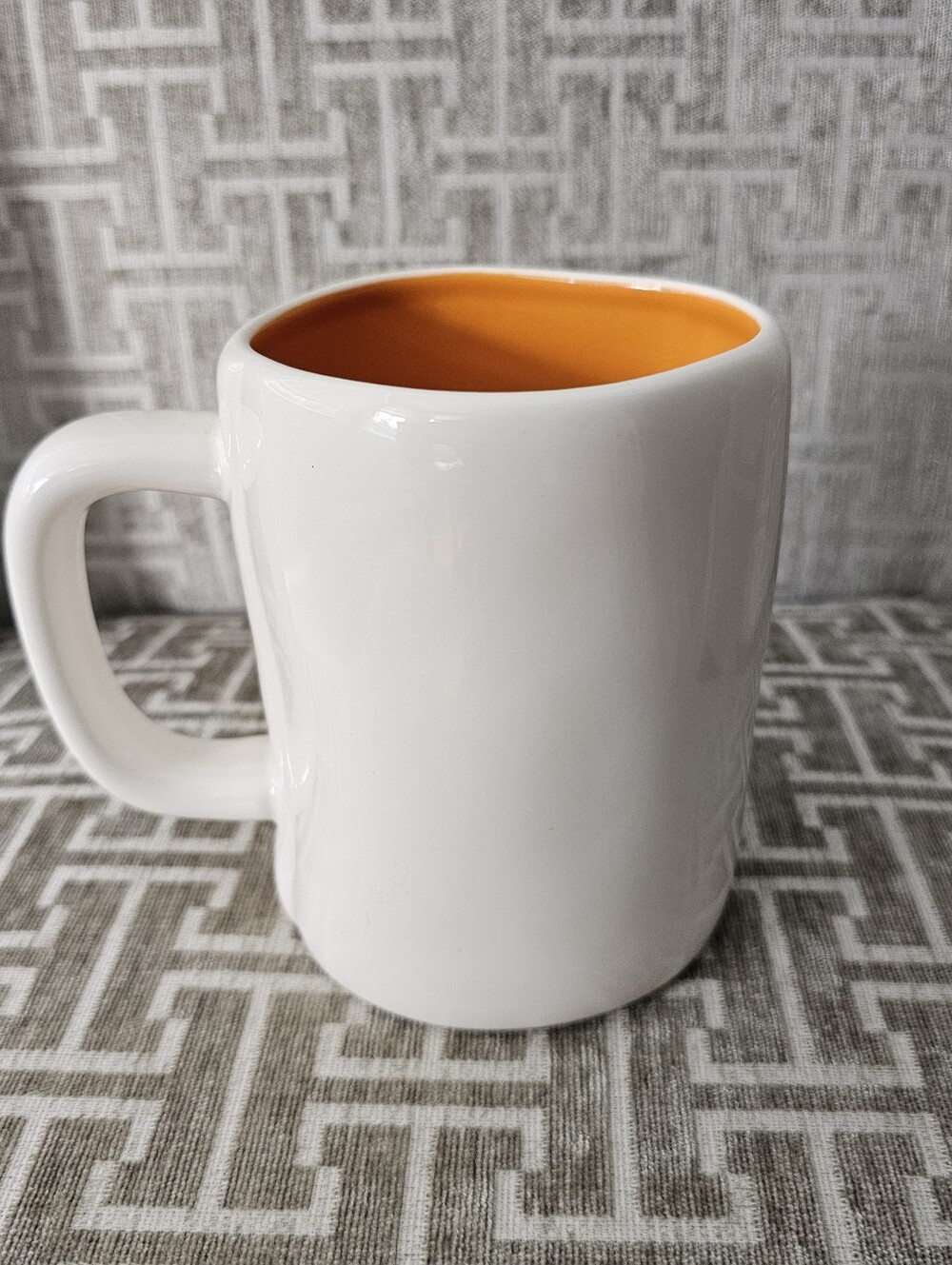 Rae Dunn PUMPKIN EVERYTHING Fall Halloween Mug Orange Interior NWOT - Picture 2 of 4